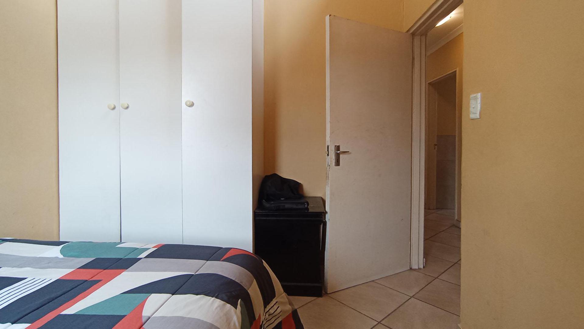 Bed Room 1 - 10 square meters of property in Sagewood