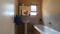 Bathroom 1 - 6 square meters of property in Sagewood