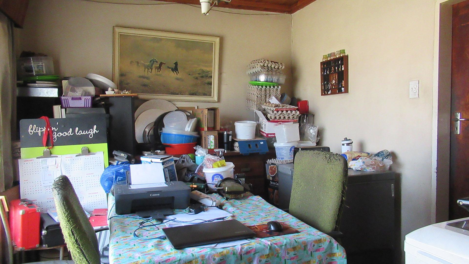 Dining Room - 13 square meters of property in Tulisa Park