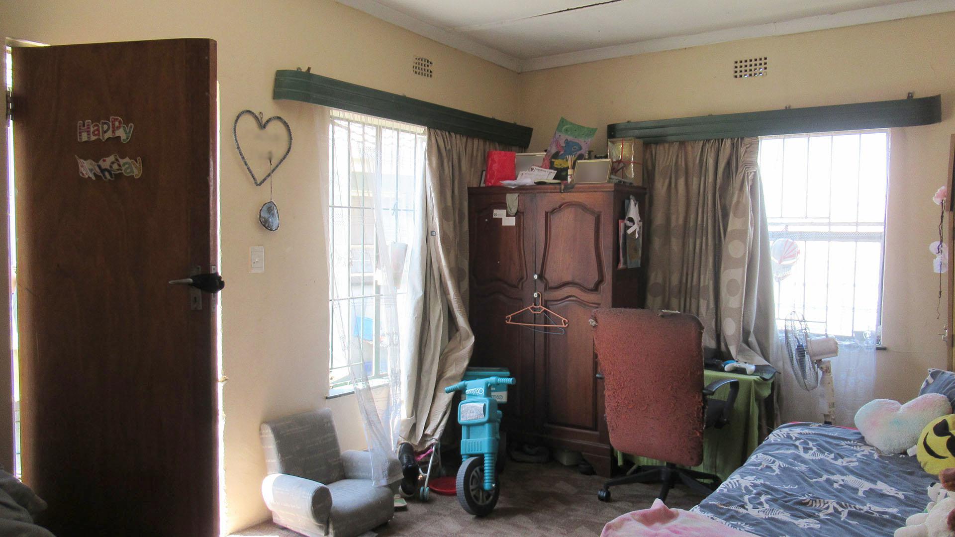 Flatlet - 43 square meters of property in Tulisa Park