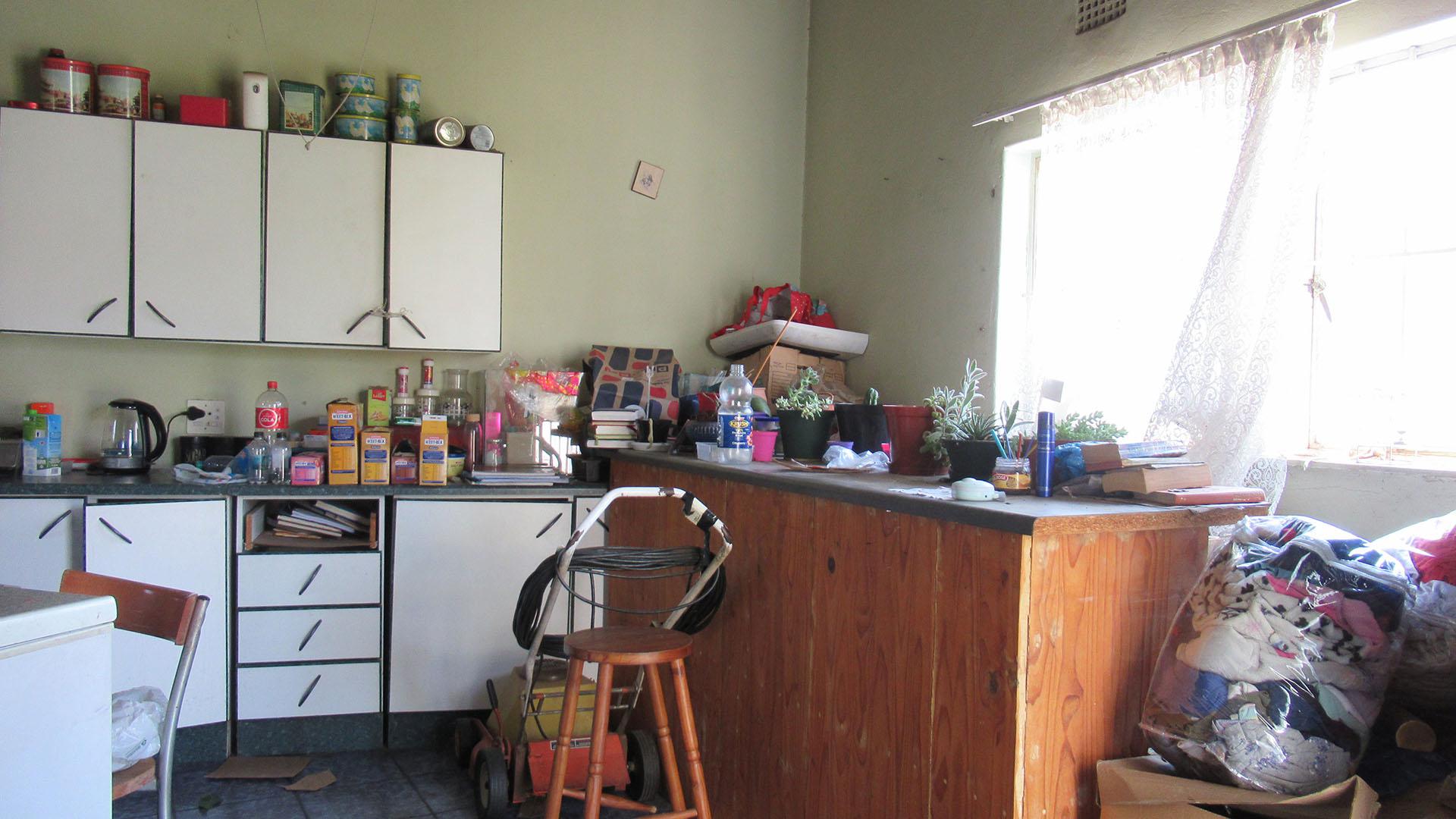 Kitchen - 37 square meters of property in Tulisa Park