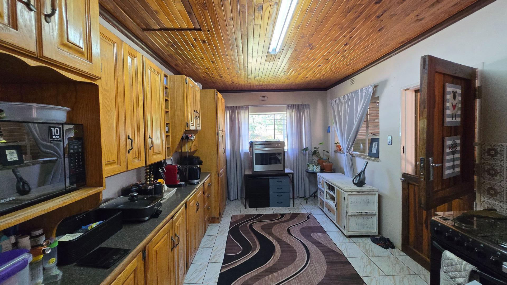 Kitchen of property in Bashewa