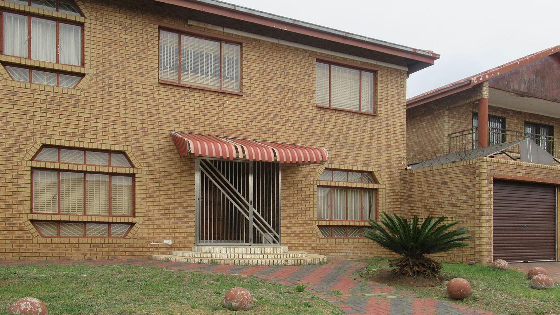Front View of property in Lenasia South