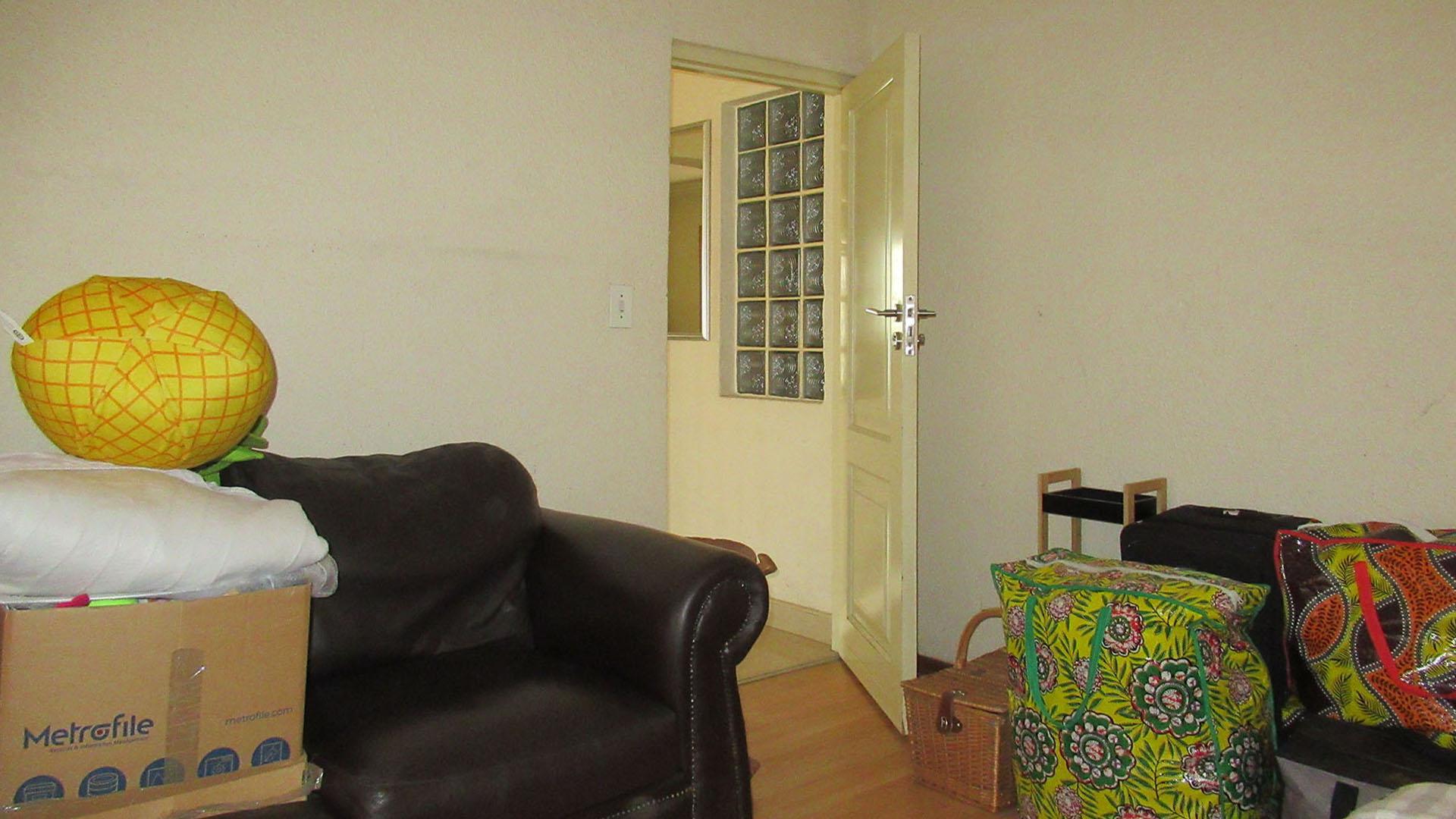 Bed Room 1 - 16 square meters of property in Lenasia South