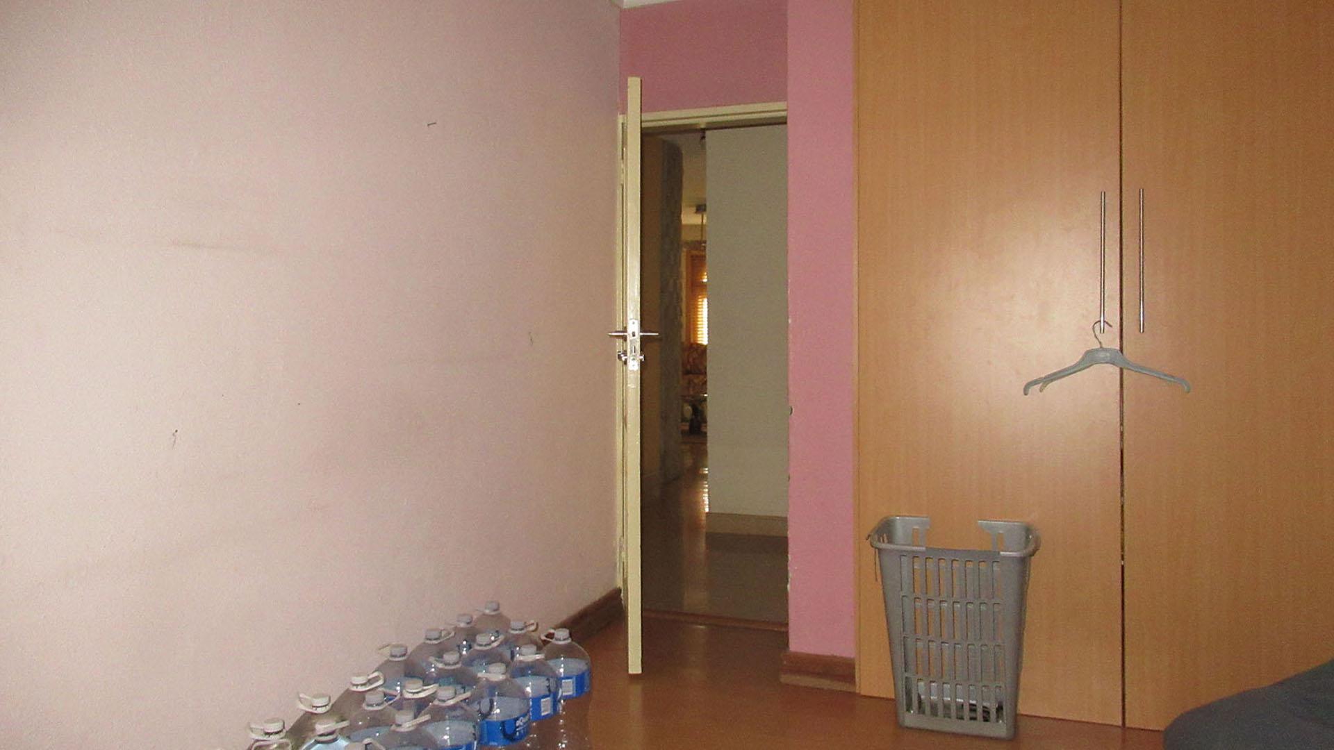 Bed Room 3 - 15 square meters of property in Lenasia South