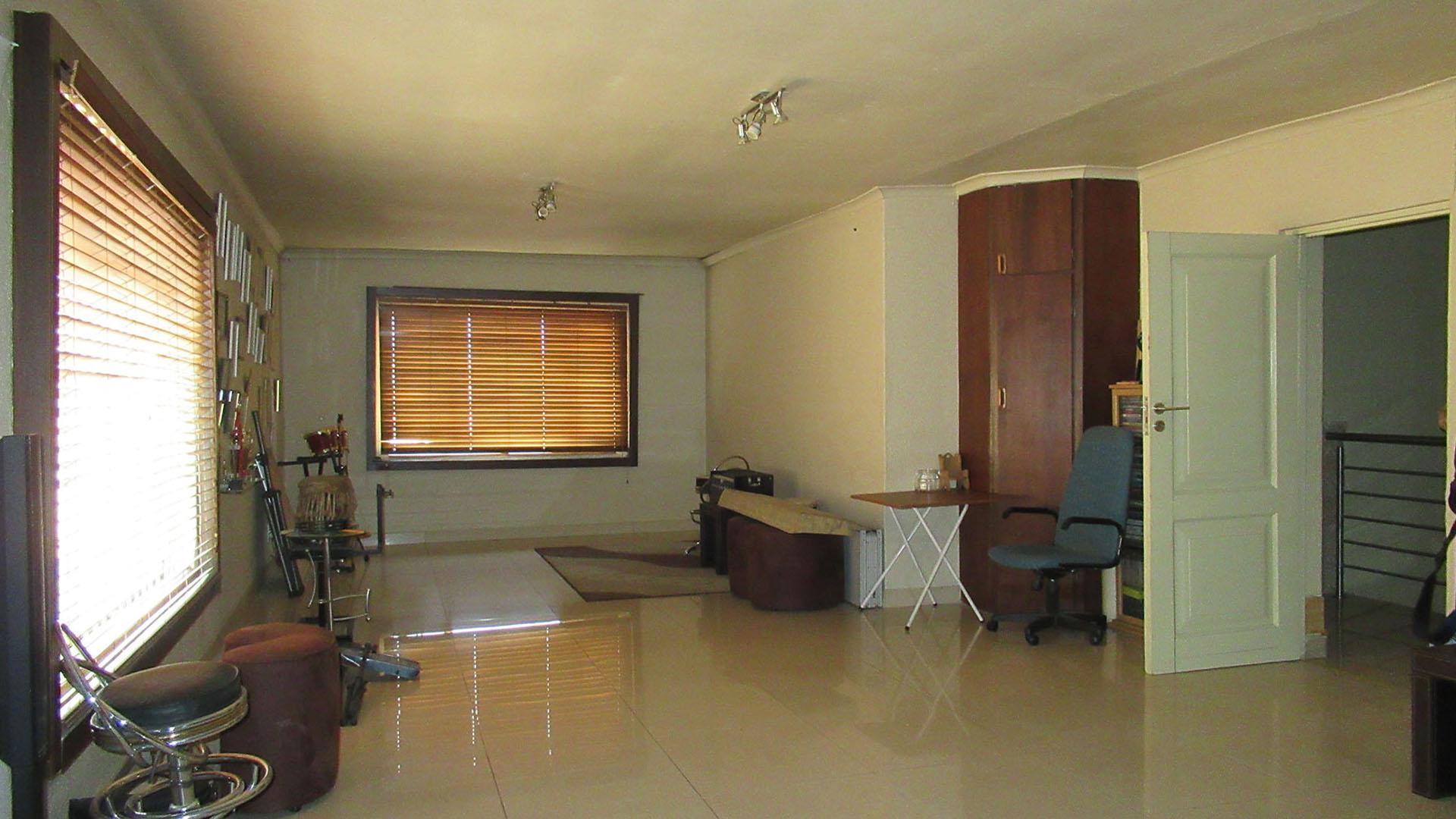 Entertainment - 106 square meters of property in Lenasia South