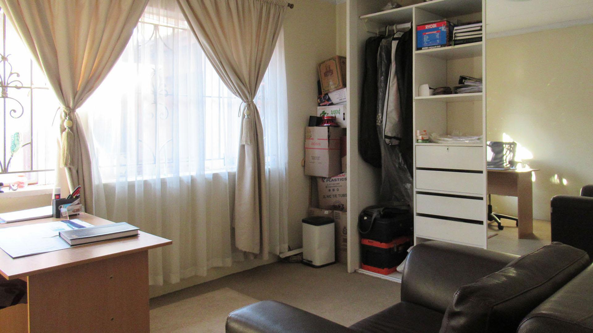 Study - 13 square meters of property in Lenasia South