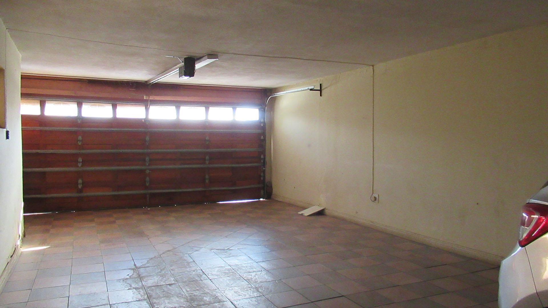Garage of property in Lenasia South