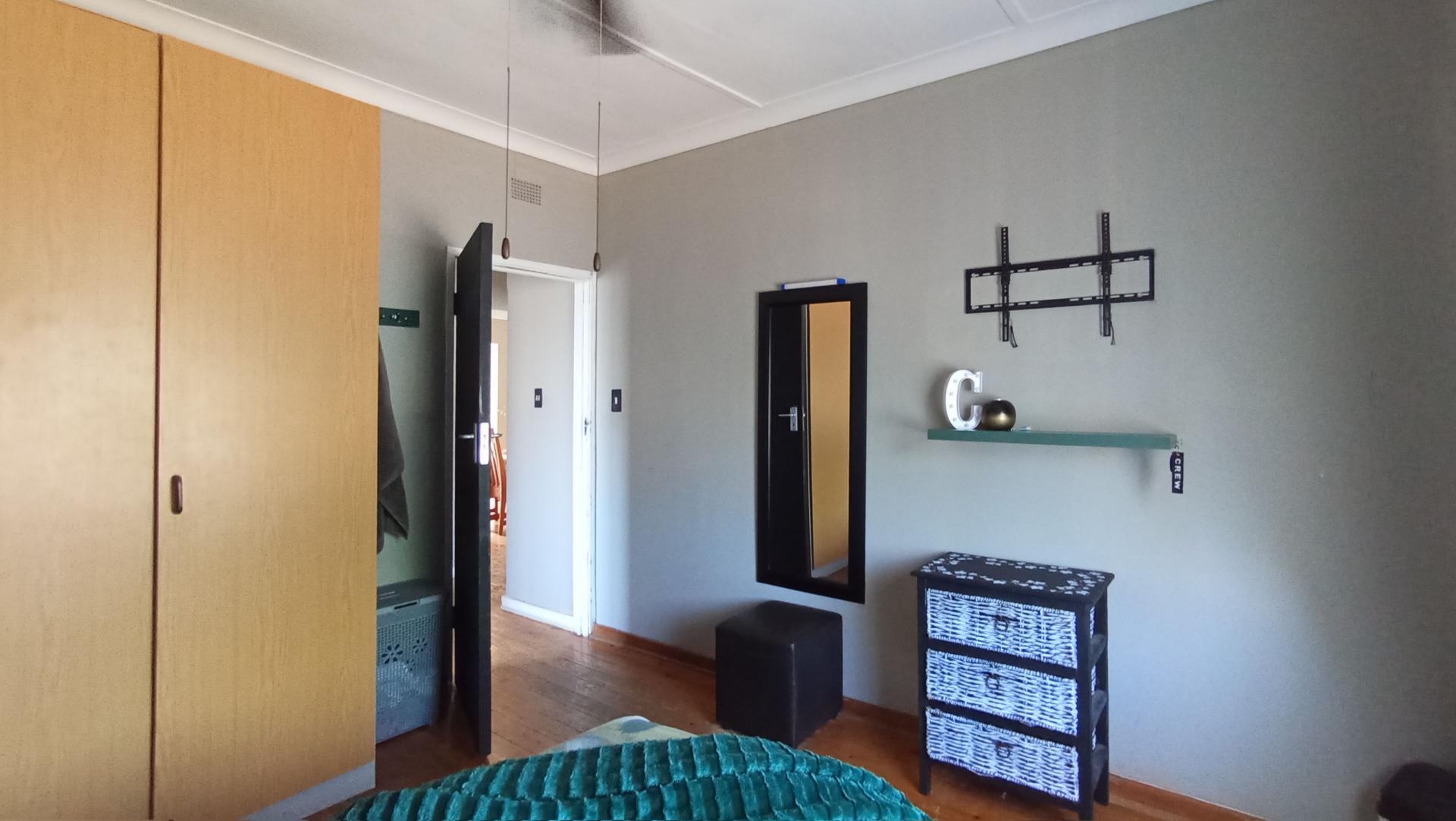 Bed Room 2 - 14 square meters of property in Gerdview