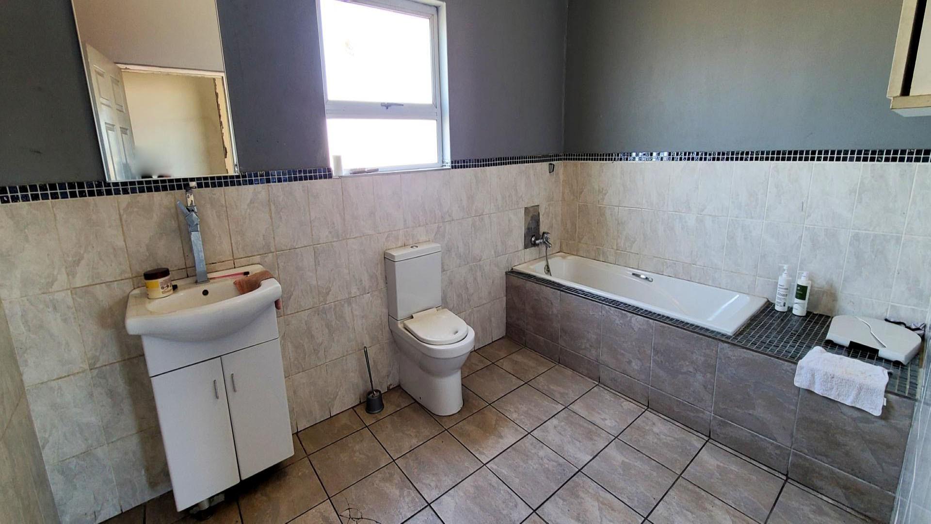 Bathroom 3+ of property in Malibu Village