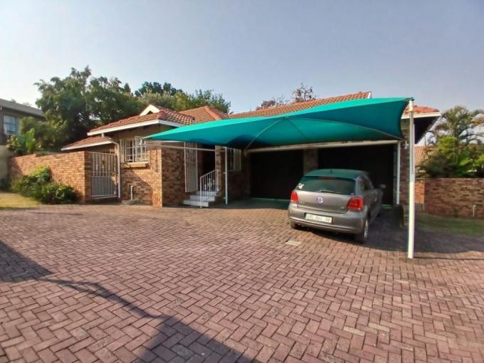 3 Bedroom Simplex for Sale For Sale in Geelhoutpark - MR694526