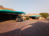  of property in Geelhoutpark