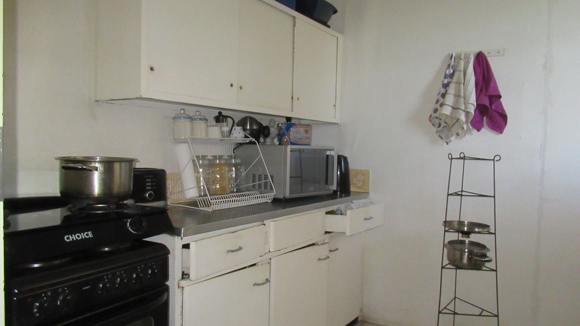 Kitchen - 8 square meters of property in Florida