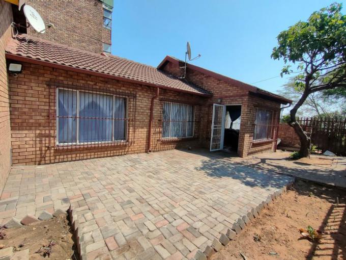 2 Bedroom Simplex for Sale For Sale in Emalahleni (Witbank)  - MR694536