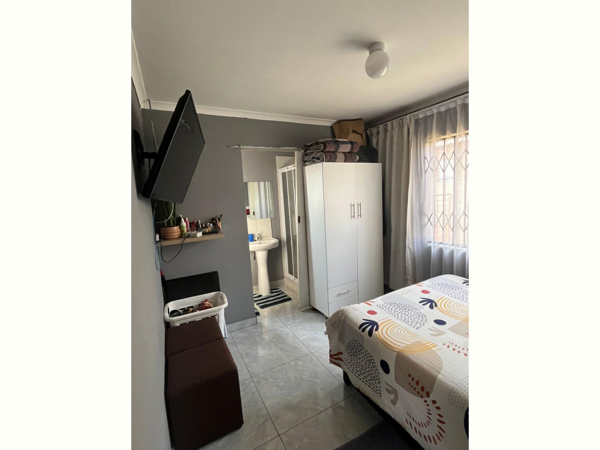  of property in Dawn Park