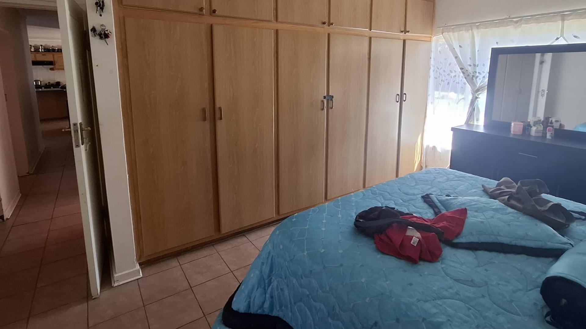 Bed Room 1 of property in Hartswater