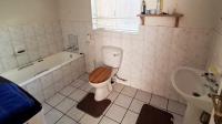 Bathroom 2 of property in Hartswater