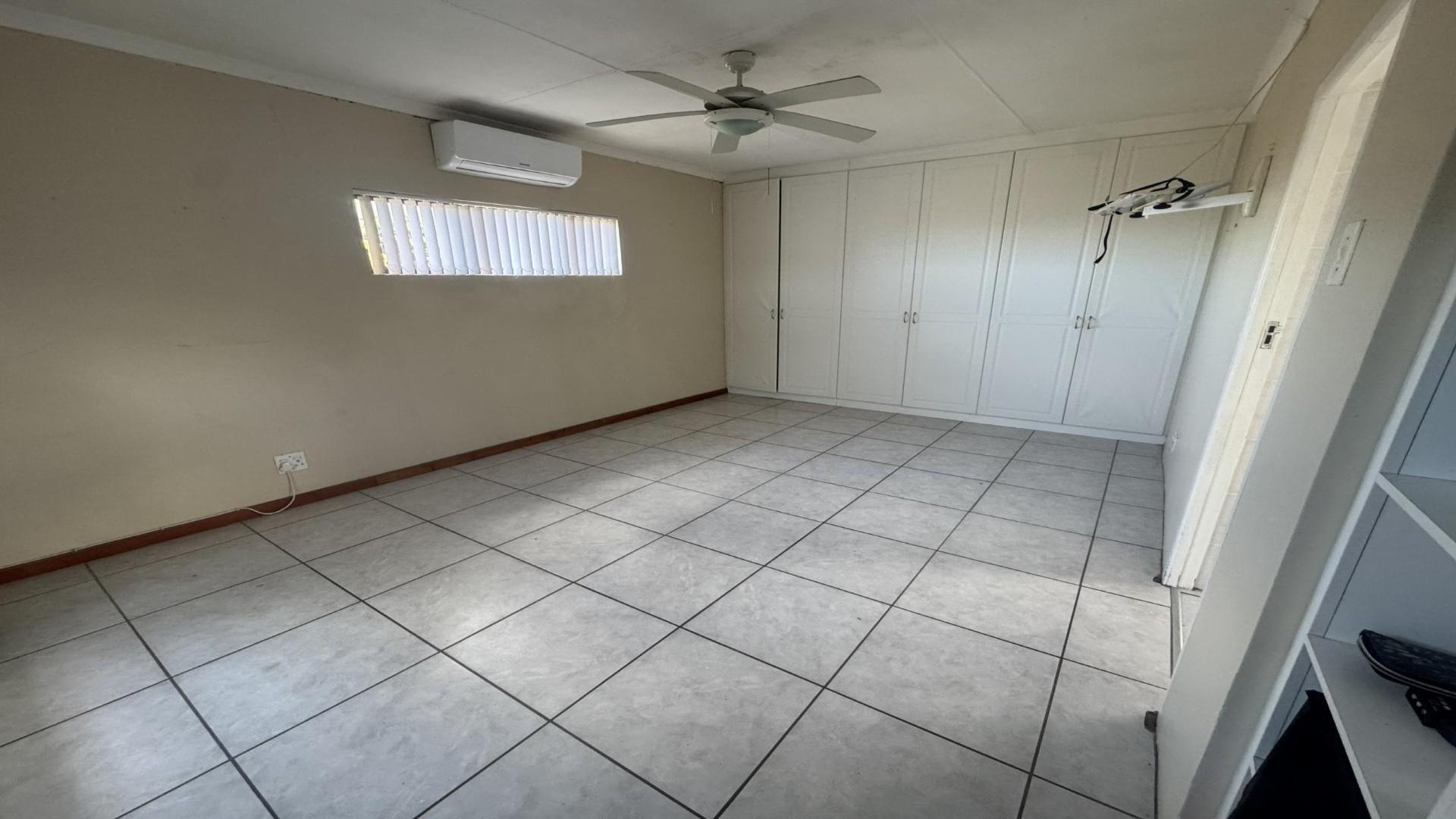 Main Bedroom of property in Kaysers Beach