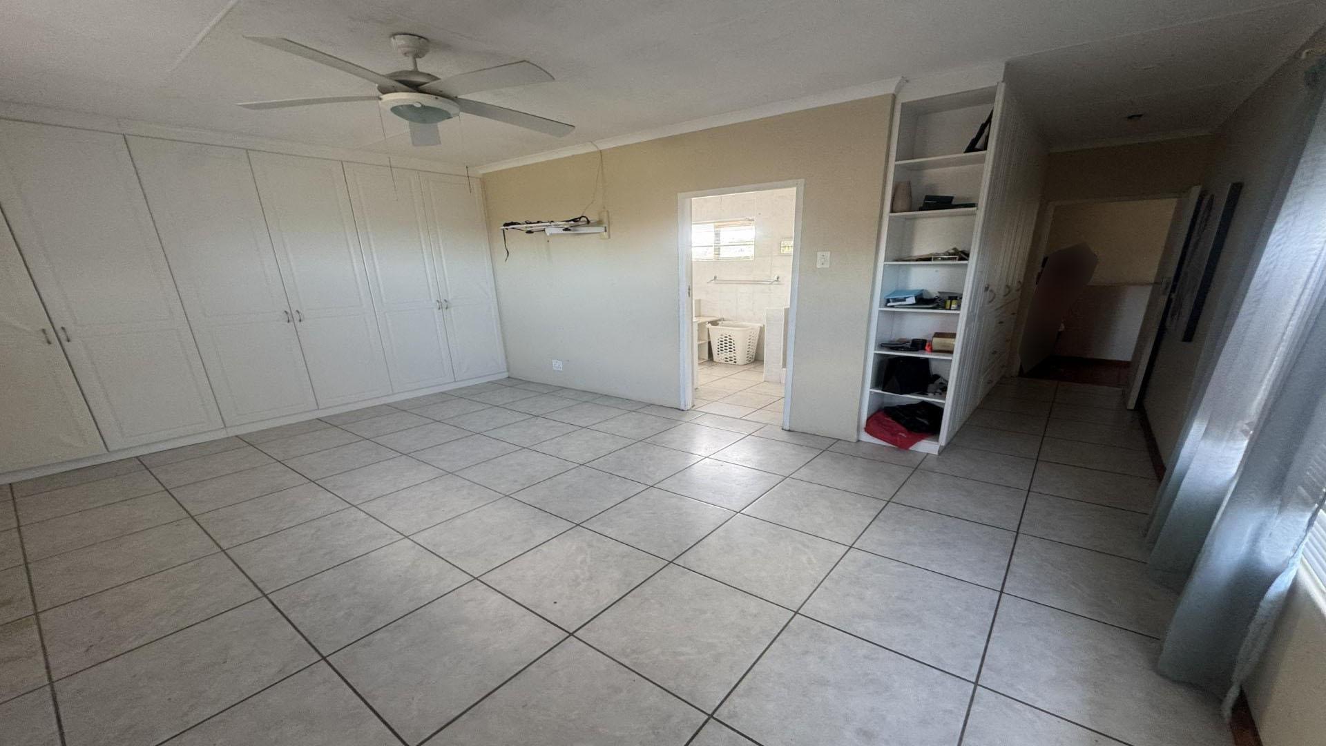 Main Bedroom of property in Kaysers Beach
