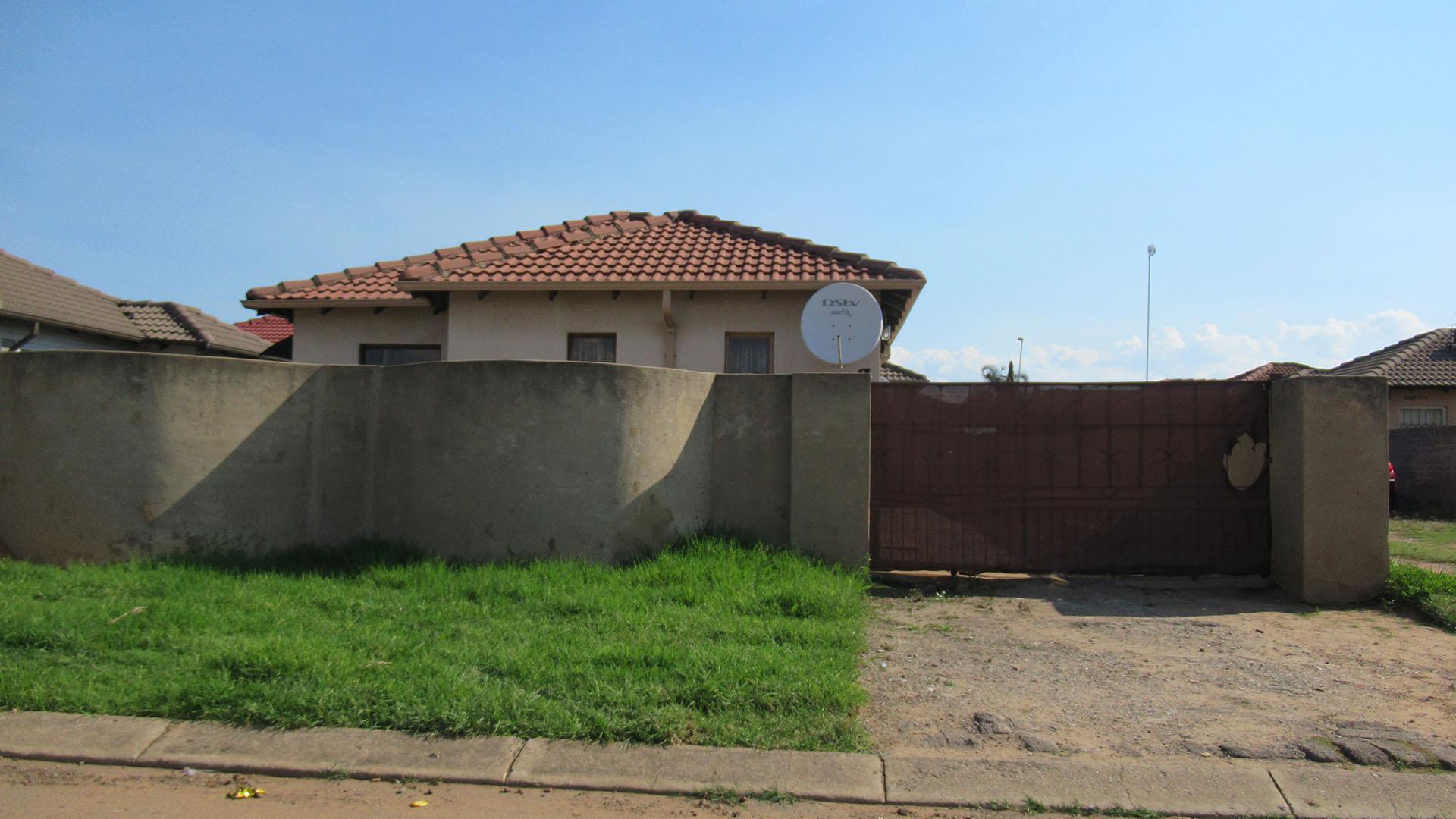 Front View of property in Vanderbijlpark