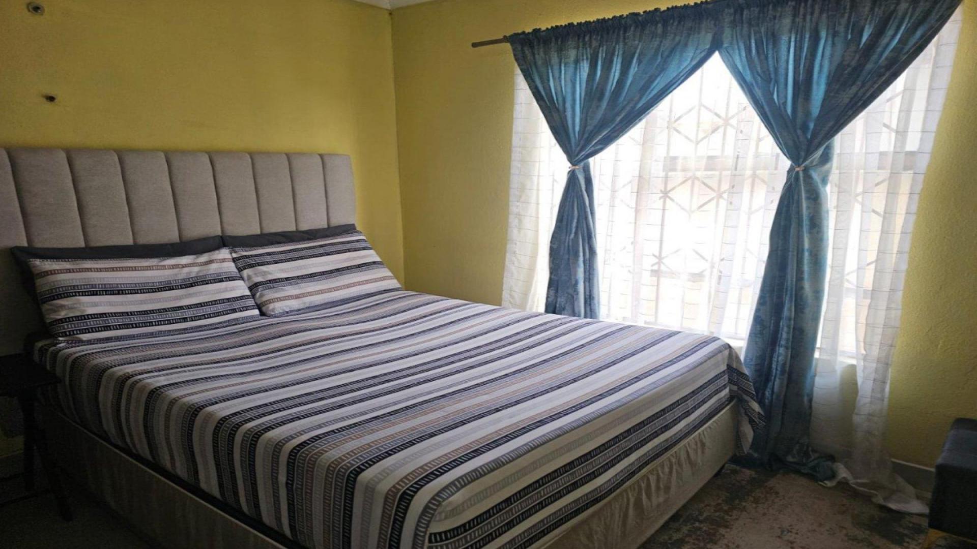 Bed Room 1 of property in Vanderbijlpark