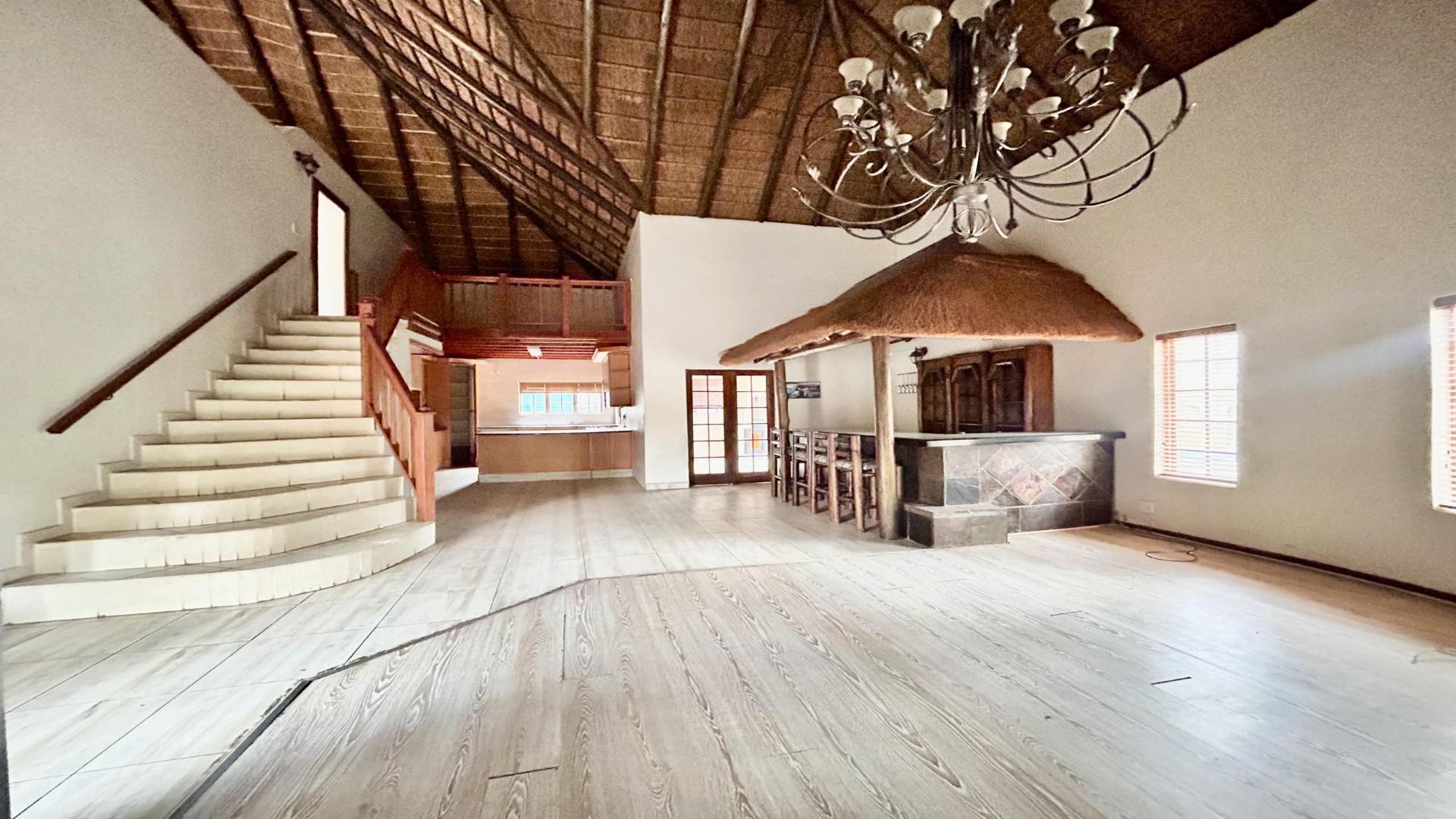 Lounges - 21 square meters of property in Melodie
