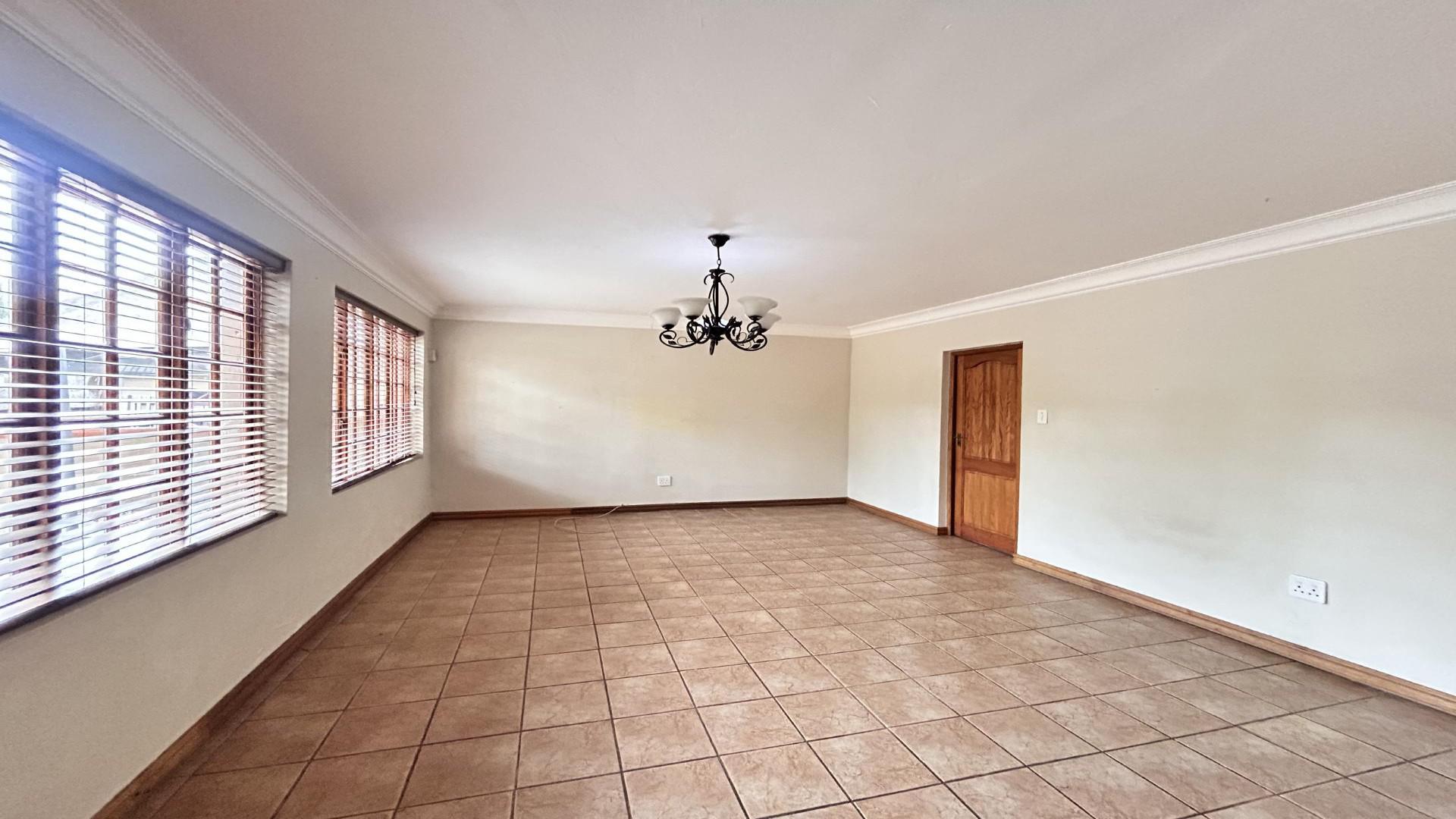 Bed Room 1 - 31 square meters of property in Melodie