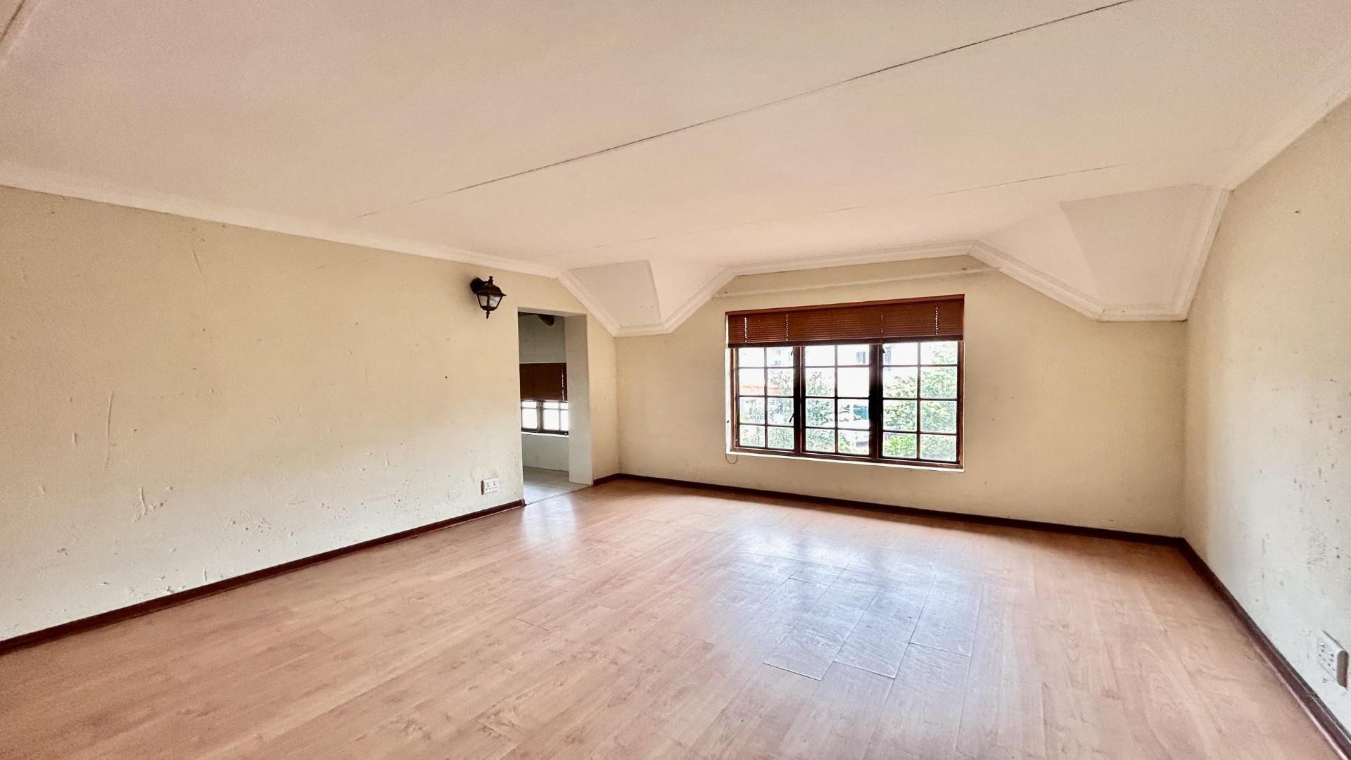 Bed Room 3 - 21 square meters of property in Melodie