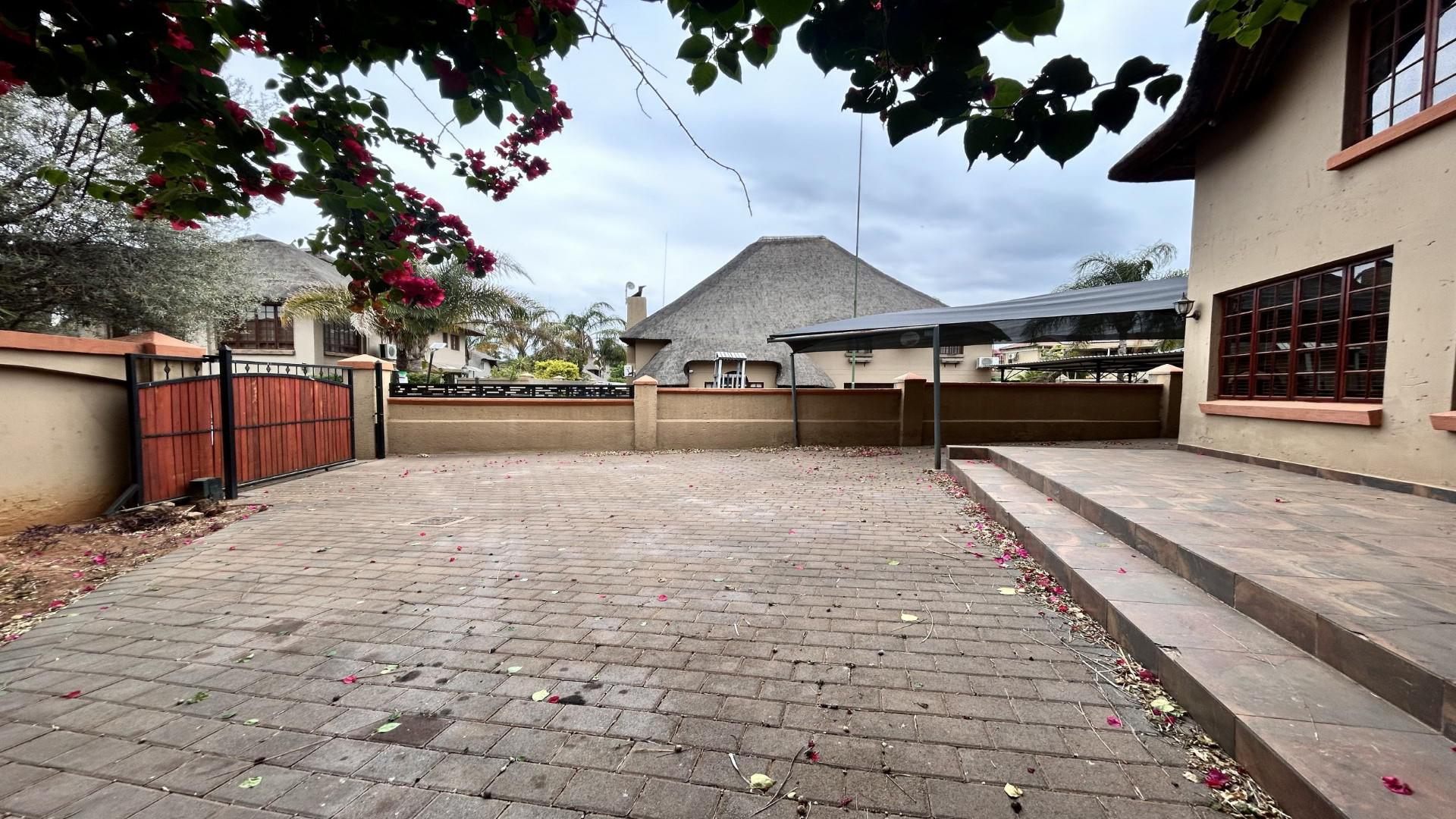 Front View of property in Melodie