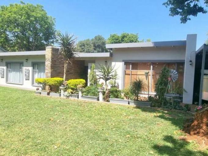 4 Bedroom House for Sale For Sale in Doringkloof - MR694612