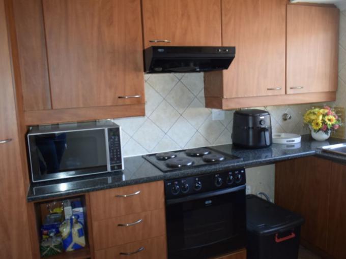2 Bedroom Simplex for Sale For Sale in Van Dykpark - MR694624