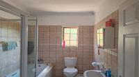 Bathroom 1 of property in Stonehenge