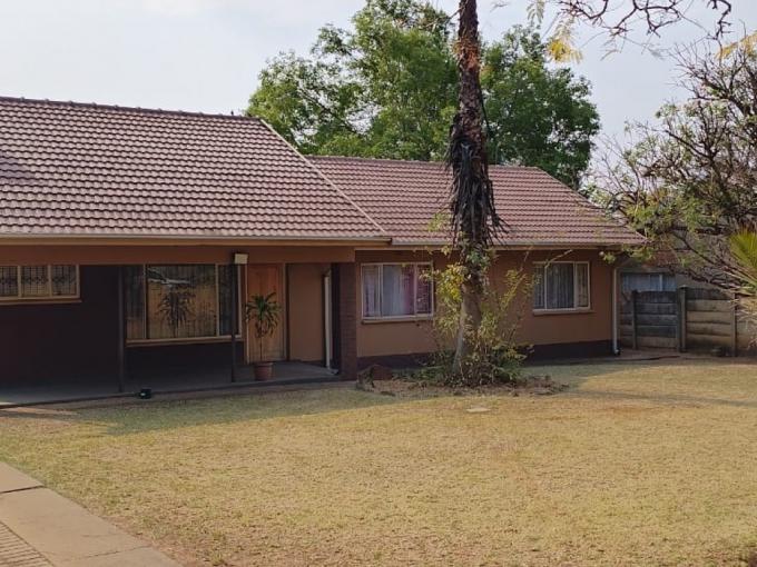 3 Bedroom House for Sale For Sale in Protea Park Remove - MR694644