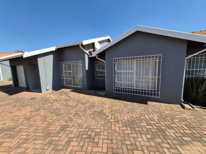 3 Bedroom Simplex for Sale For Sale in Raceview - MR694645