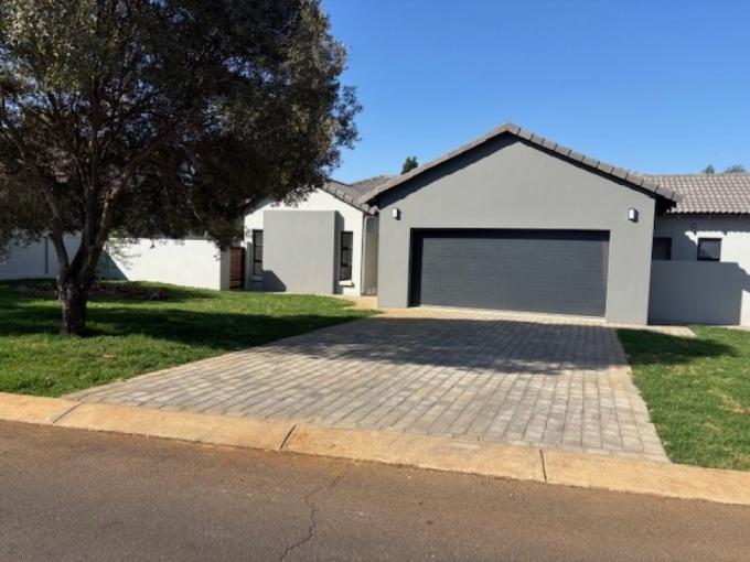 5 Bedroom House to Rent in Silverwoods Country Estate - Property to rent - MR694649
