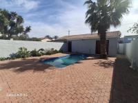  of property in Bloubergstrand