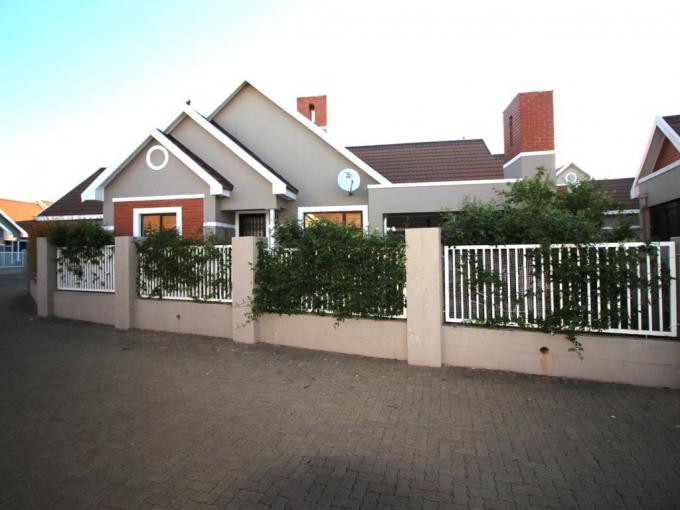 3 Bedroom Simplex for Sale For Sale in Shellyvale - MR694655