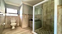 Bathroom 1 of property in Hartbeespoort