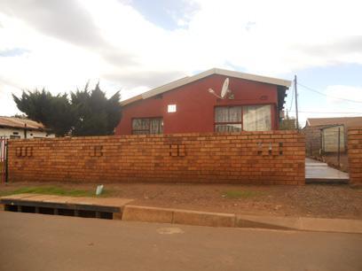 Front View of property in Thokoza