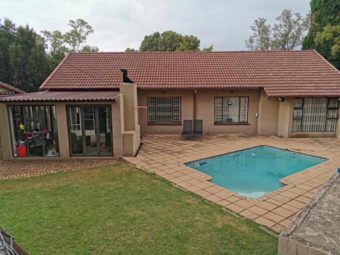 4 Bedroom House for Sale For Sale in Weltevreden Park - MR694680