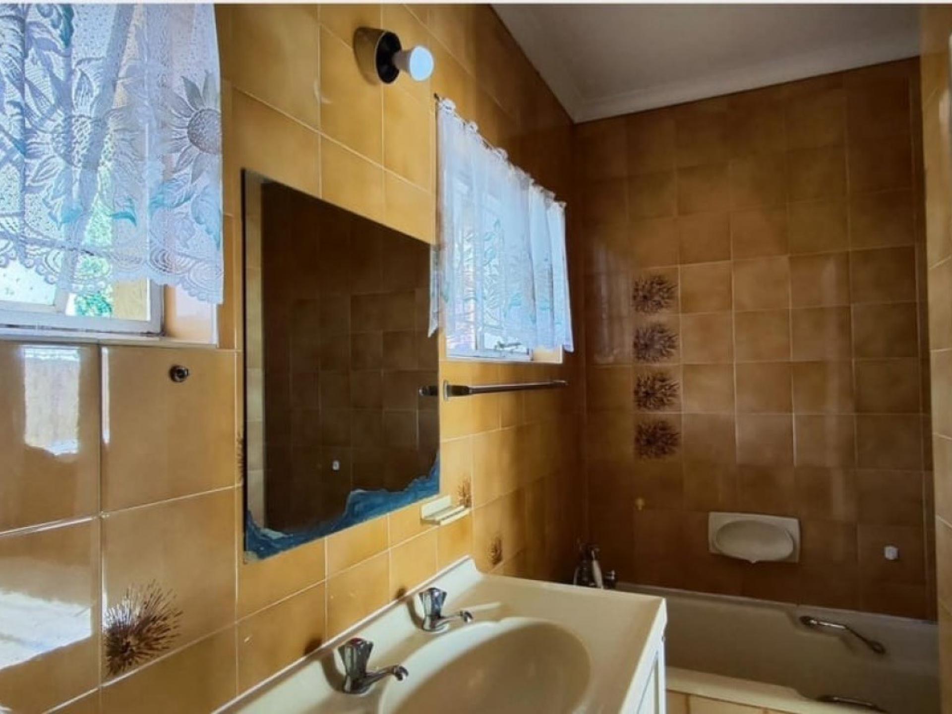  of property in South Crest