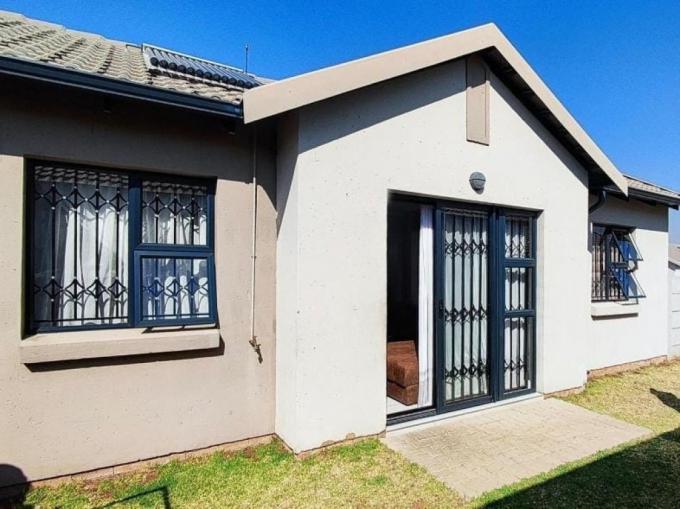 3 Bedroom Simplex for Sale For Sale in Albertsdal - MR694703