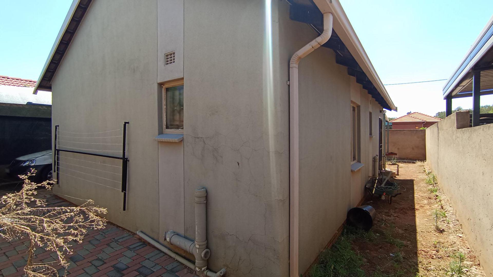 Backyard of property in Rosslyn