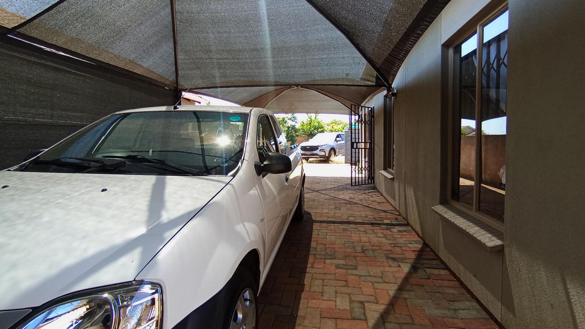 Backyard of property in Rosslyn