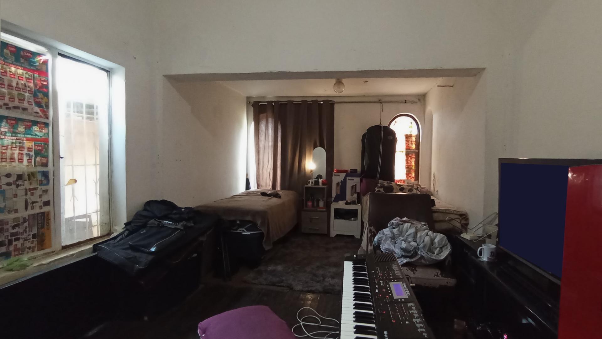 Bed Room 2 - 21 square meters of property in Kensington - JHB