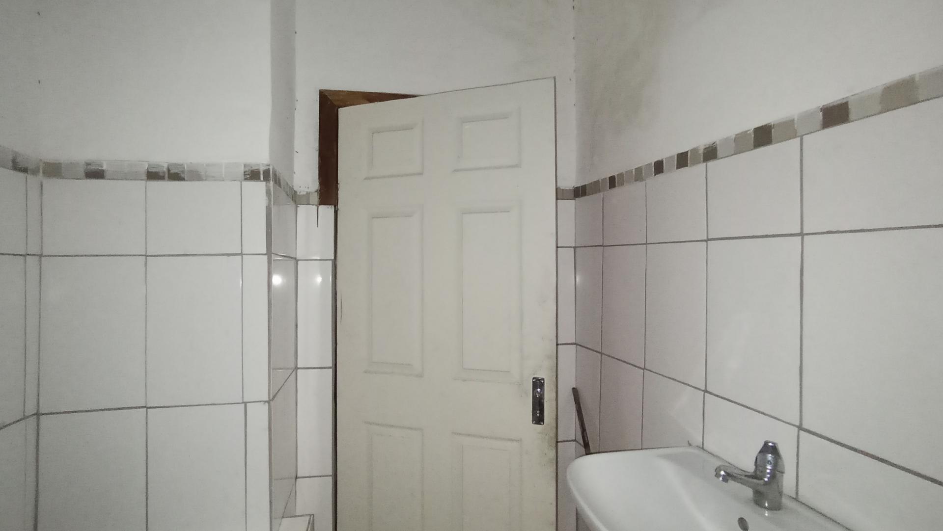 Bathroom 1 - 5 square meters of property in Kensington - JHB