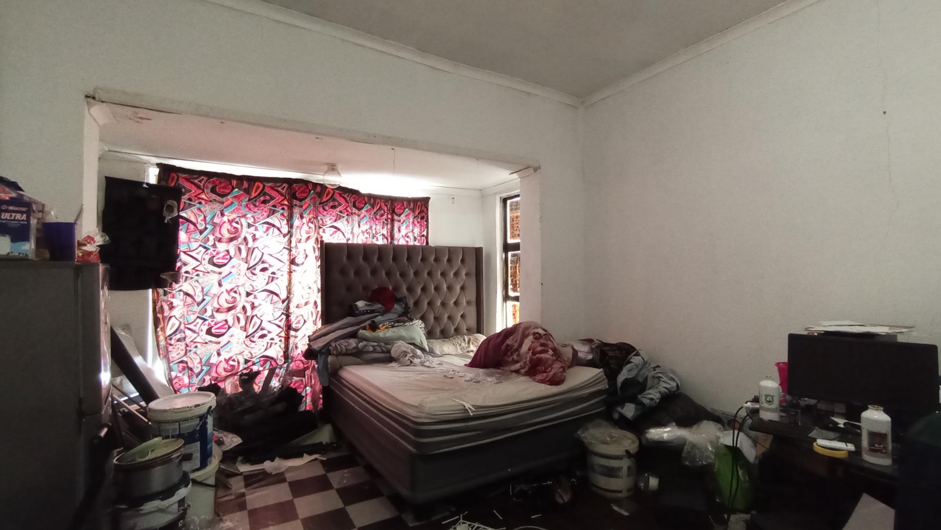 Main Bedroom - 28 square meters of property in Kensington - JHB
