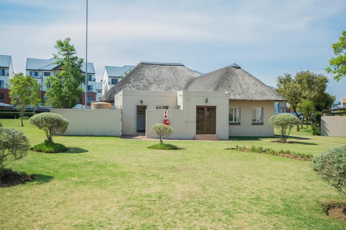 2 Bedroom Apartment for Sale For Sale in Greenstone Hill - MR694735