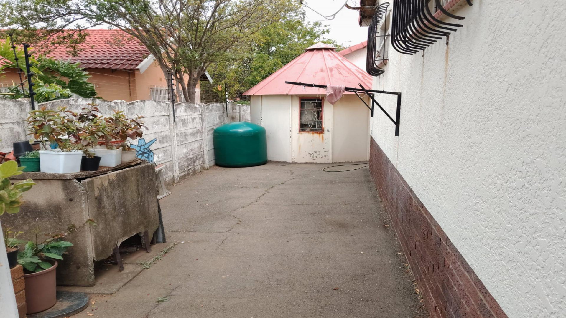 Backyard of property in Ontdekkerspark