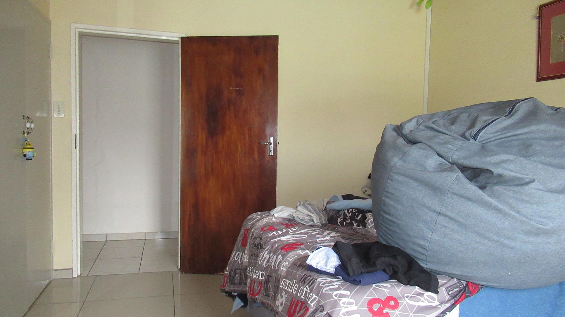 Bed Room 2 - 13 square meters of property in Ontdekkerspark